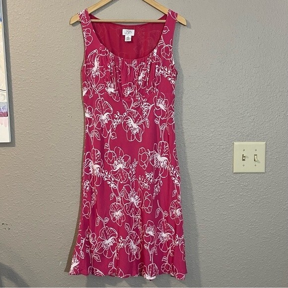 Ann Taylor Loft sleeveless floral dress. Side zip, fully lined. Women’s 8 - Picture 2 of 7